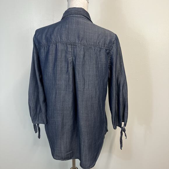 Liz Claiborne Blouse Shirt Tunic size Small Blue Denim Chambray Langenlook Barn - Picture 6 of 7